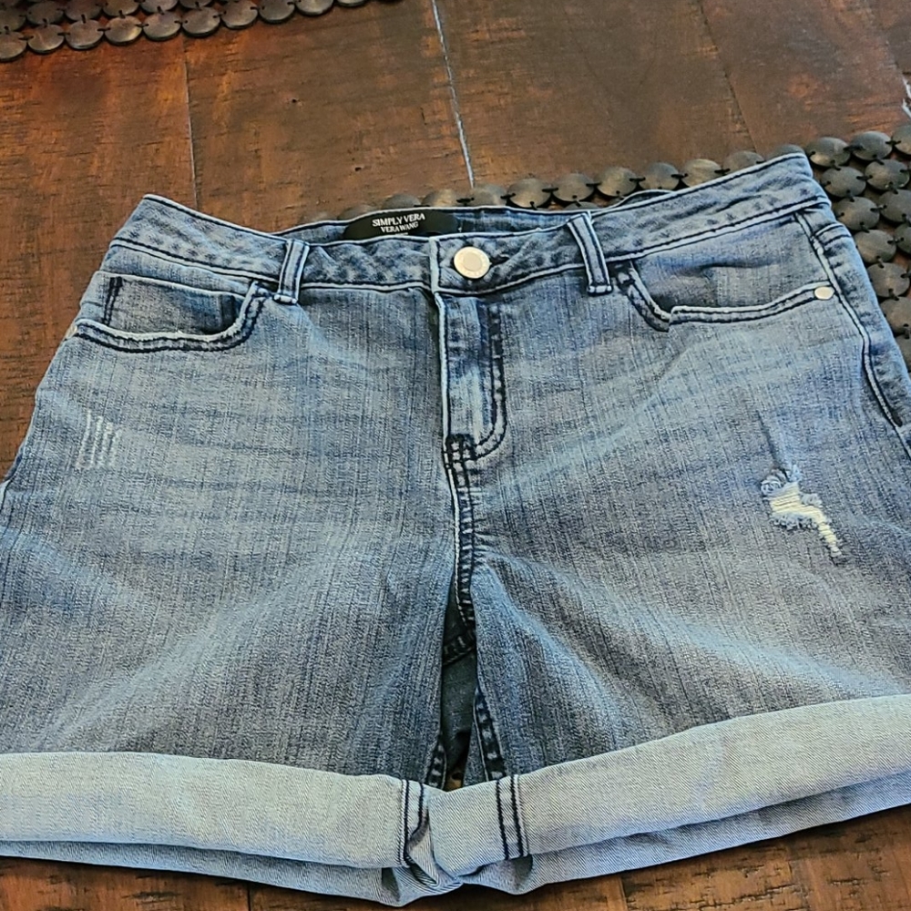 Vera Wang distressed denim shorts exc 8